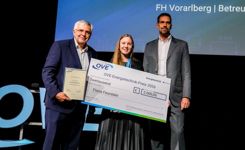 Überreichung des OVE-Energietechnik-Preises 2026 an Fiona Feurstein. Schick.