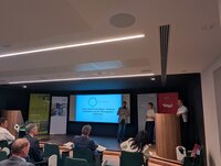 Konferenzteilnehmer in einem  Raum