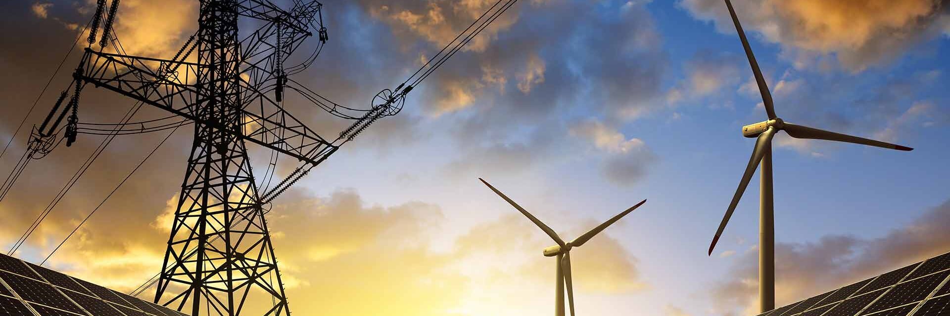 Bild mit Strommast, Windraedern und Photovoltaik