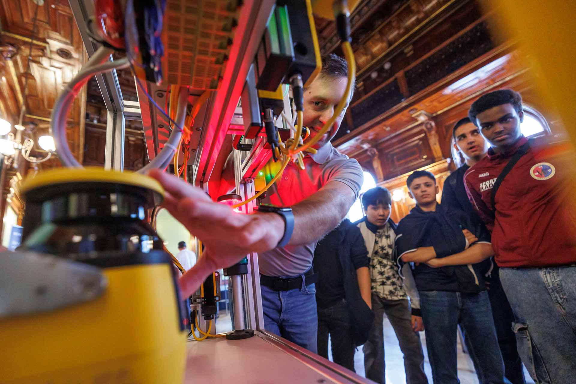 LET’S TECH Day 2024 in Wien: Robotik, Künstliche Intelligenz und ...