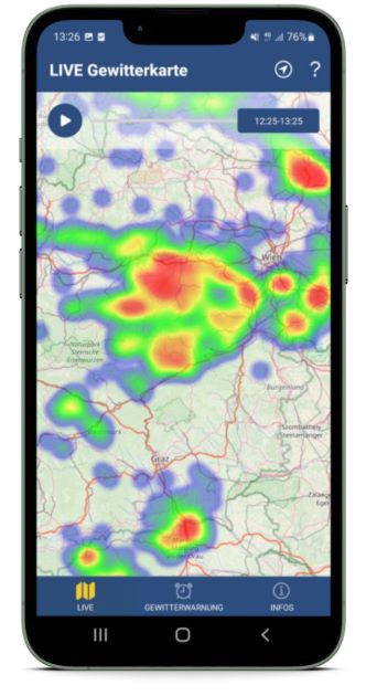 Interaktive Wetterkarte zeigt Gewittergebiete in Echtzeit mit farblichen Markierungen.